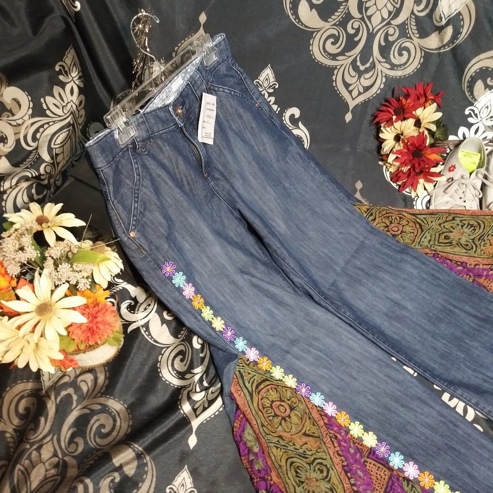 370 jeaniemade Size 8 Lee Jeans Bell-Bottoms - Picture 5 of 5